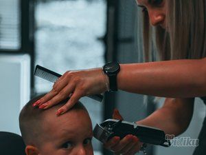 Standard Ladies & Barber Shop