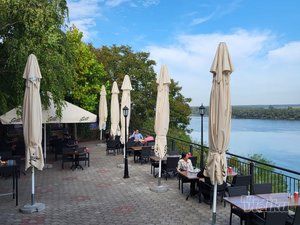 BALKAN EKSPRES RESTORAN ZA PROSLAVE