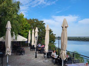 BALKAN EKSPRES RESTORAN ZA PROSLAVE