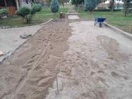 Miko postavljanje granitnih kocki