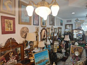 MAŠNA Antikvarnica - Galerija