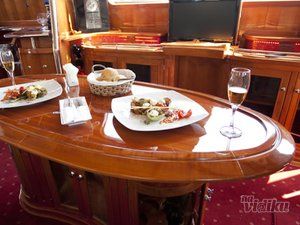 Vinski bar Antik i Jahta Amon za zurke i proslave