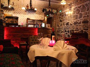 Vinski bar Antik i Jahta Amon za zurke i proslave