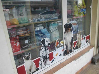 Pet shop Maxvit preparati za akvaristiku, hrana i oprema za kućne ljubimce Novi Sad