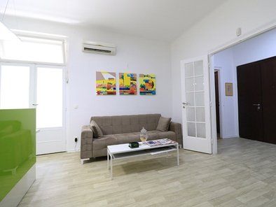 Dina Centar za estetiku i oftalmologiju