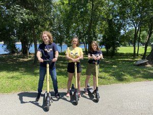 bees-scooters-fec3f8-15.jpg