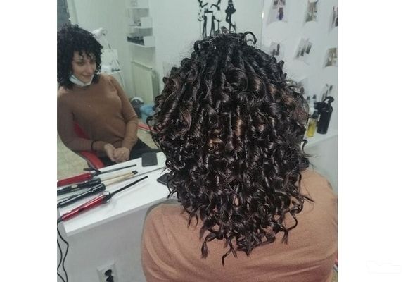Afro lokne (srednja dužina kose)