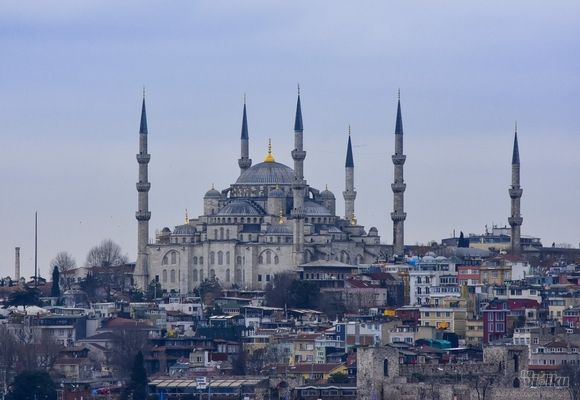 Istanbul avionom 5 dana / 4 noćenja! Smeštaj u hotelima sa 4* ili 3*! Carigrad izlet, krstarenje Bosforom, poseta palatama Topkapi i Dolmabahče, Prinčevska ostrva!