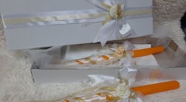 Platno za venčanje - komplet: dve ukrašene sveće i platno sa vezom, sve upakovano u ukrasnu kutiju