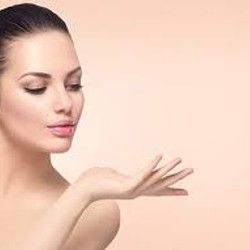 Lasersko podmlađivanje lica u estetskom laser centru Diva!