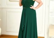 Duga haljina koja se lagano širi od pojasa, sa kratkim rukavima od čipke i ukrasom u predelu struka, u zelenoj boji. Dostupne veličine: 7XL