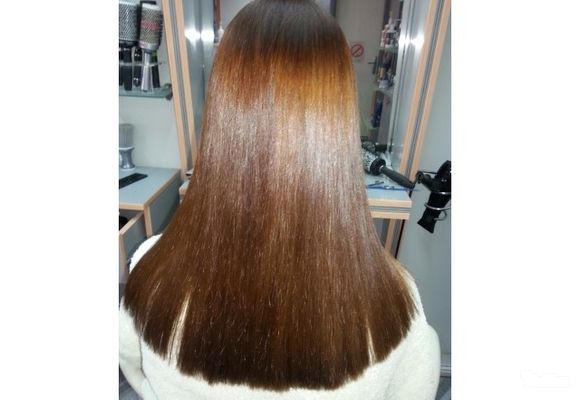 Keratinsko ispravljanje kose svih dužina