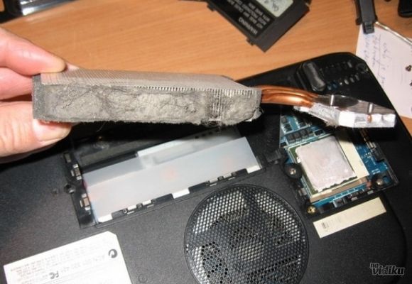 Čišćenje laptopa od prašine