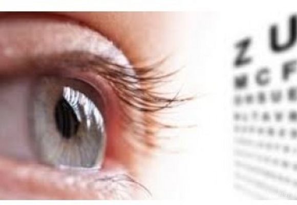 Kompletan oftalmološki pregled za odrasle: prvi pregled za naočare, utvrđivanje dioptrije (daljina, srednja distanca, blizina), pregled prednjeg i zadnjeg segmenta oka i pregled očnog dna; ili prvi pregled za meka kontaktna sočiva, provera dioptrije, fitovanje sočiva i obuka za bezbedno nošenje