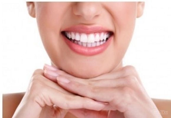 Uklanjanje zubnog kamenca, mekih naslaga i poliranje zuba