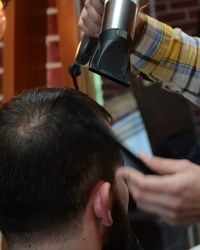 Muški frizer 19 - Berbernica Old Time Barber Shop