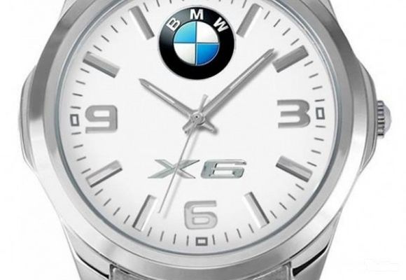 Reklamni sat BMW 8