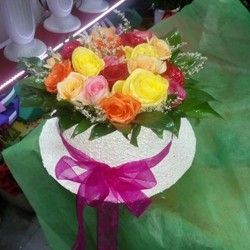 Cvetni aranžmani u šeširu 5