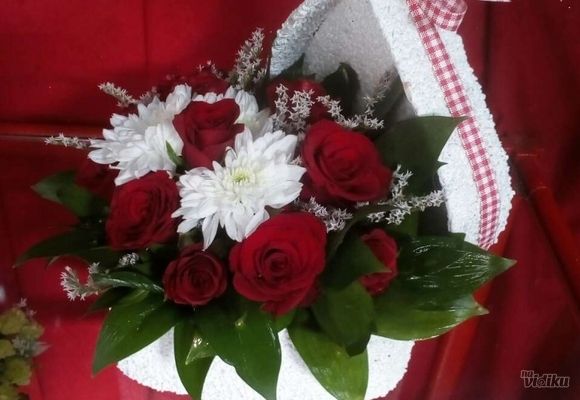 Cvetni aranžman Srce za dan zaljubljenih 5