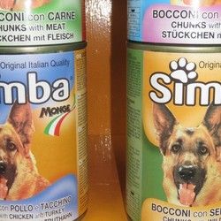 Simba hrana za odrasle pse sa komadićima različite vrsta mesa u konzervi