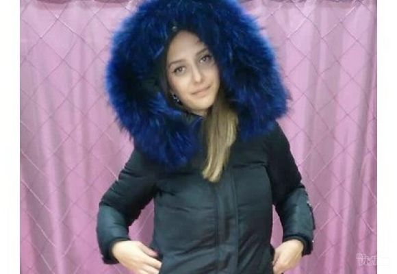 Crna zimska jakna za žene srednje dužine