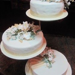 Torta sa cvetićima od dekor mase