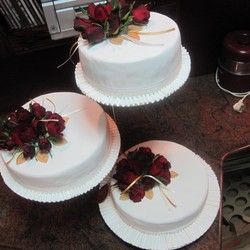 Torta sa prirodnim ružama