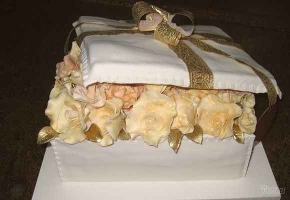 Torta kutija sa ružama
