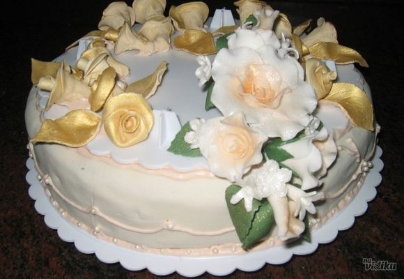 Ukrasna torta sa cvetićima od šećera