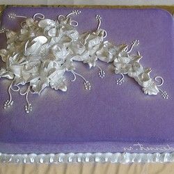 Svečana torta Ljubičasta sa srebrnim cvetićima
