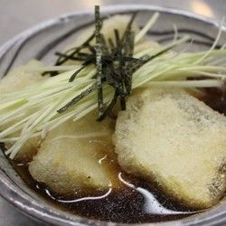 Agedaši tofu - pohovani sveži tofu serviran u ohlađenoj tentsuji supi