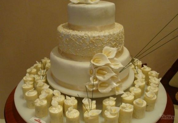 Svadbena torta Bajka sa kolačićima