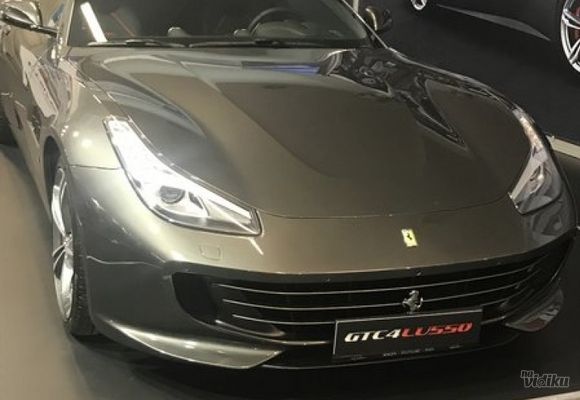 Otkup havarisanih Ferrari automobila