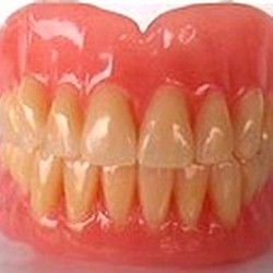 Izrada totalne zubne proteze