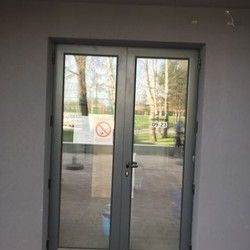 Aluminijumska ulazna vrata za zgradu