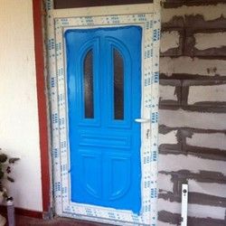 PVC ulazna vrata sa ukrasnim panelom