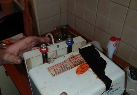 Demontaza i popravka niskomontaznog kuhinjskog bojlera