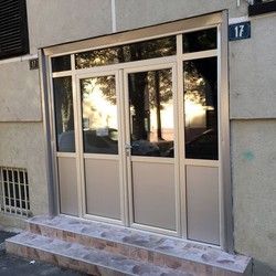 Alumil vrata za zgradu