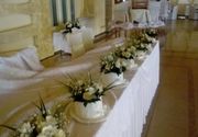 Dekoracija za sto za svadbu