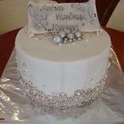 Svečana torta Bela sa perlama