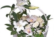 Cvetni aranžman u korpi - Idealan za venčanje