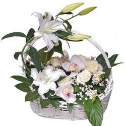Cvetni aranžman u korpi - Idealan za venčanje