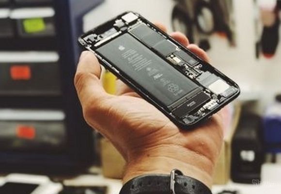 Povoljna zamena baterije na iPhone