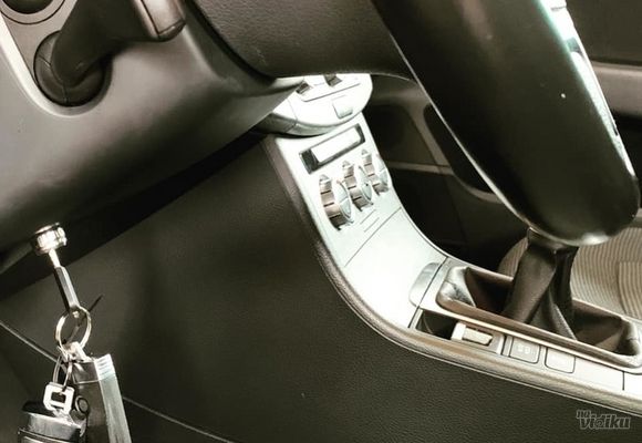 Mehanička zaštita vozila “igla za volan”