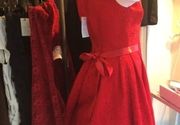 Svecana haljina u crvenoj boji