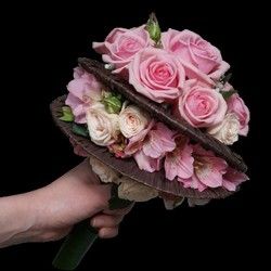 Bidermajeri - Roza ruže u neobičnom izdanju