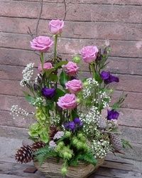 Cveće za devojku - Ruže u korpi za godišnjicu