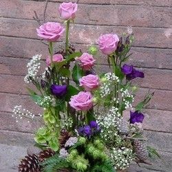 Cveće za devojku - Ruže u korpi za godišnjicu