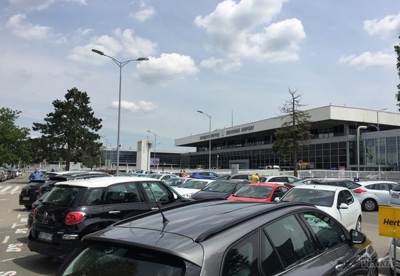 Aerodrom i najbliza mesta za parking