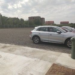 Uslužni parking otvoren nedaleko od aerodroma u Beogradu
